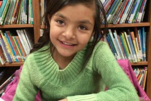 Brianna: Su sonrisa dice mucho, ¡sabe leer!