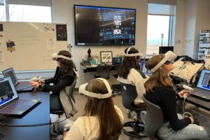 Centro de innovación Estudiantes de neurociencia de secundaria explorando la realidad virtual syGlass